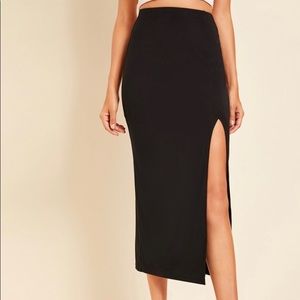 🥰 Long Black Skirt with Slits on Sides 🥰